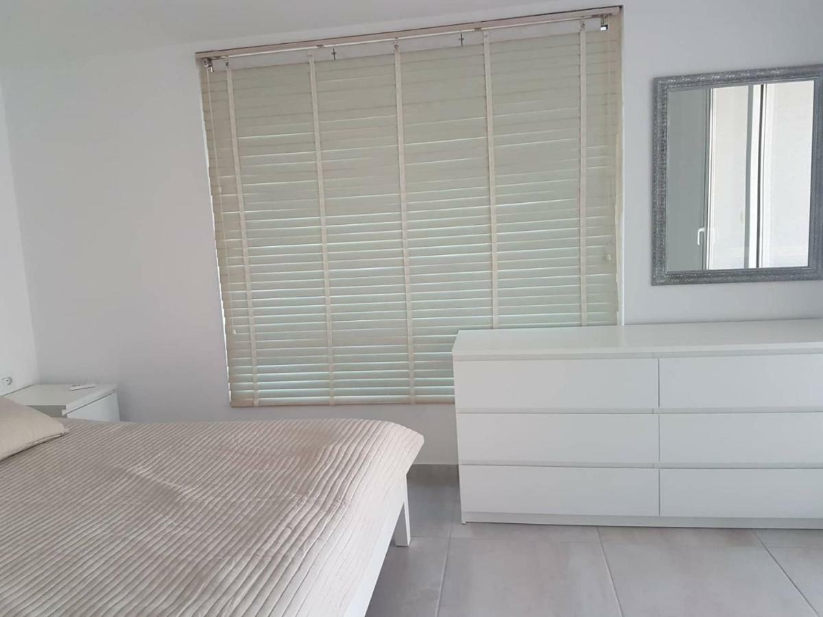 Sea Front Penthouse Apartment Sarande Luaran gambar